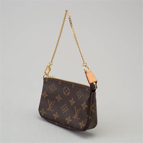 louis vuitton bag small shoulder bag|8 Small Louis Vuitton Bags That Make A Big Statement.